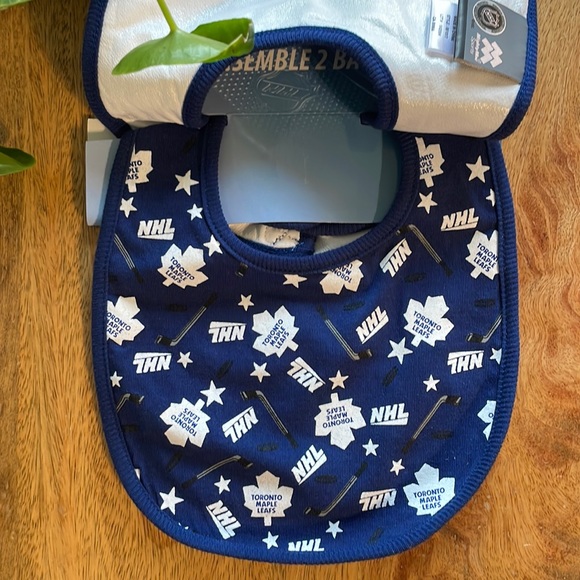 3 for $25❗️⭐️SET OF 2⭐️ NHL Toronto Maple Leafs Blue Bibs. 0-24M. - Picture 2 of 4